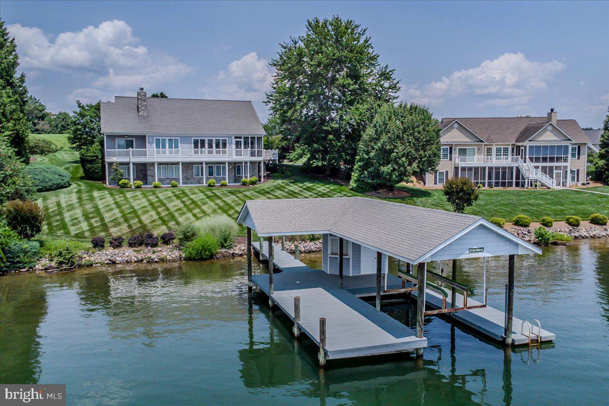 CONTENTMENT ISLAND - Residential