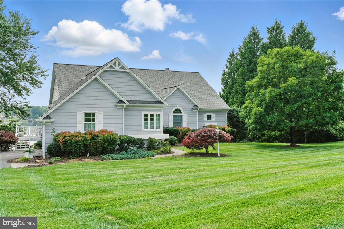 CONTENTMENT ISLAND - Residential