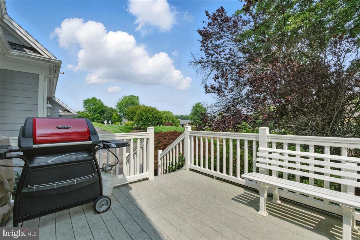 CONTENTMENT ISLAND - Residential