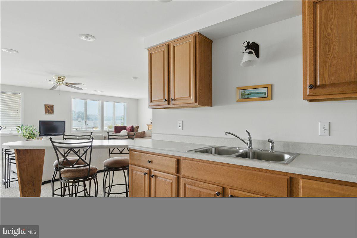 CONTENTMENT ISLAND - Residential