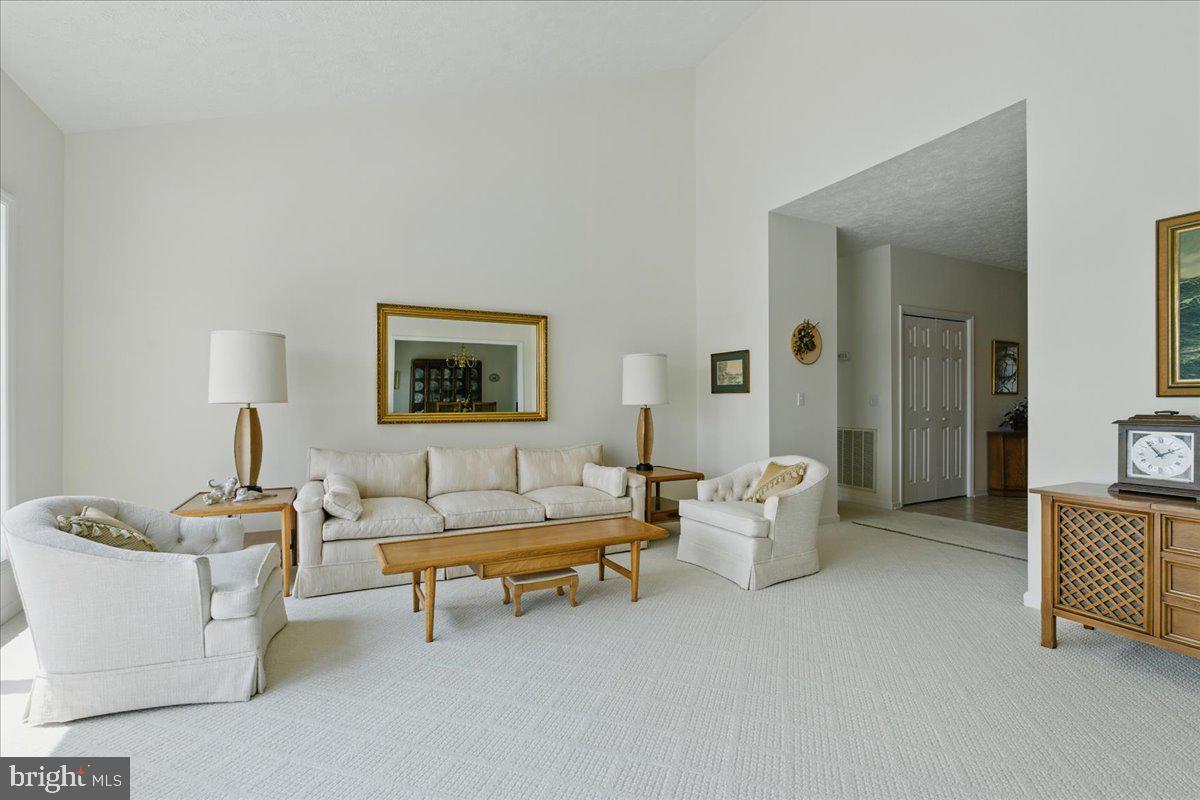 CONTENTMENT ISLAND - Residential