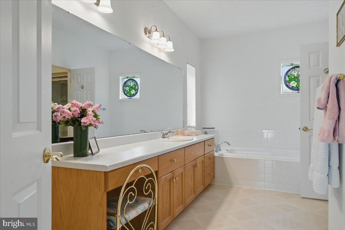 CONTENTMENT ISLAND - Residential