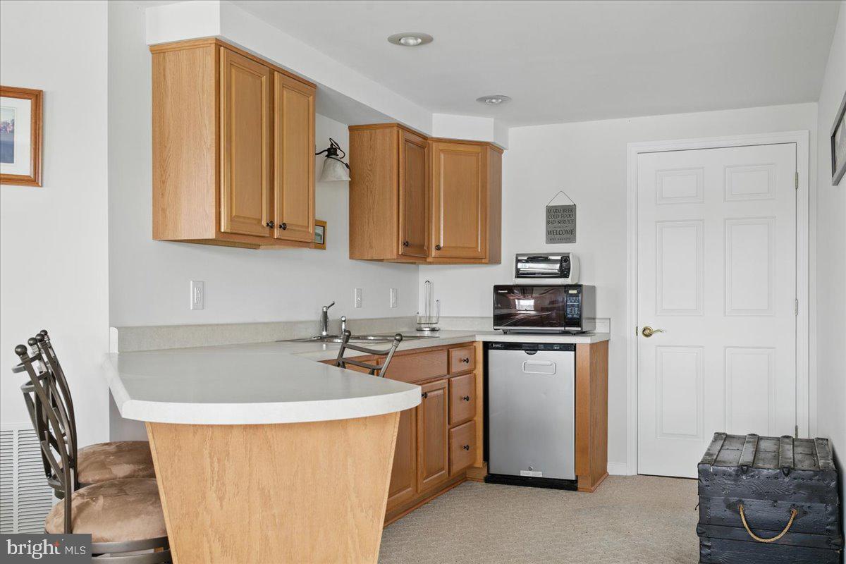 CONTENTMENT ISLAND - Residential