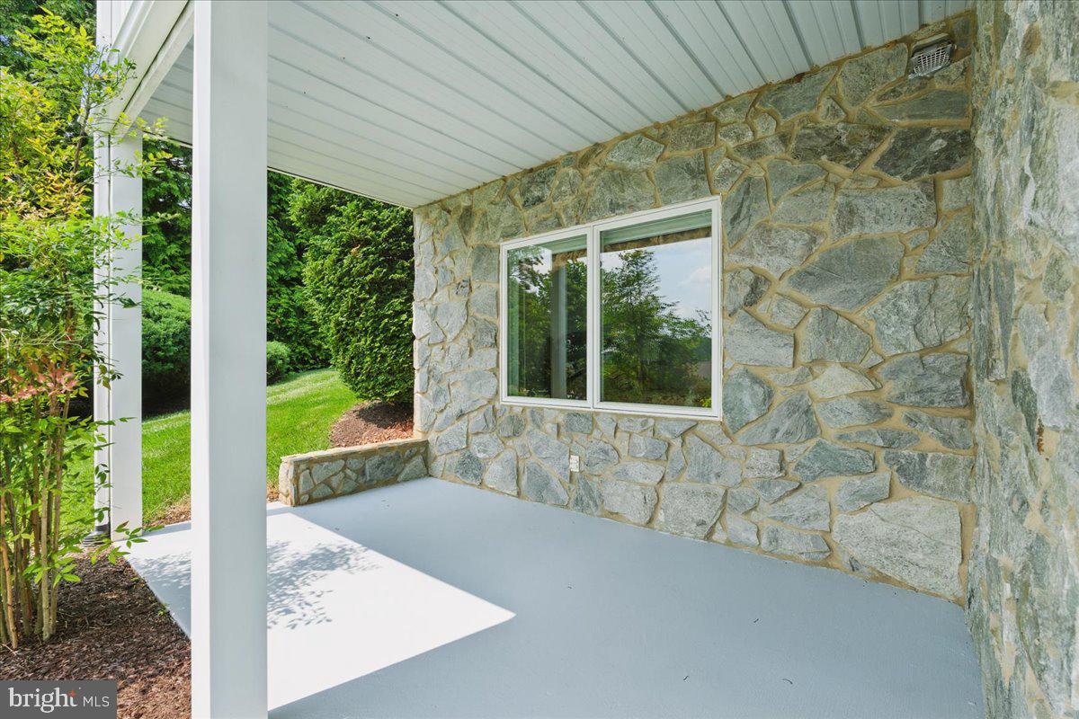 CONTENTMENT ISLAND - Residential