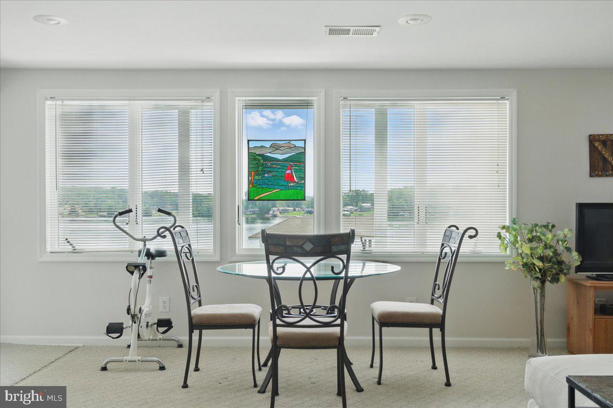 CONTENTMENT ISLAND - Residential