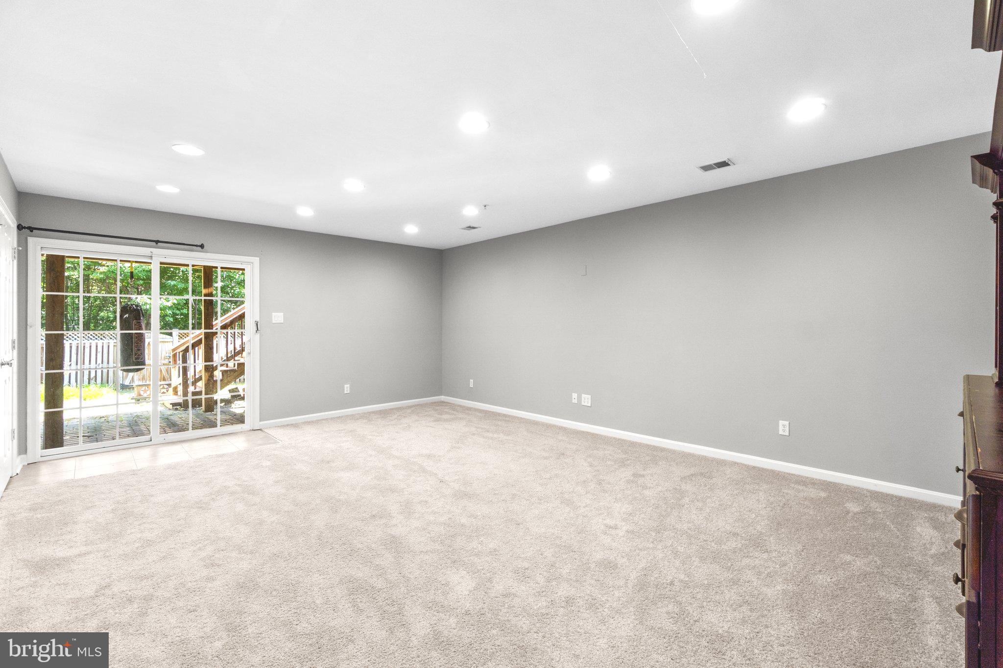 TWIN ARCH CROSSING - Residential