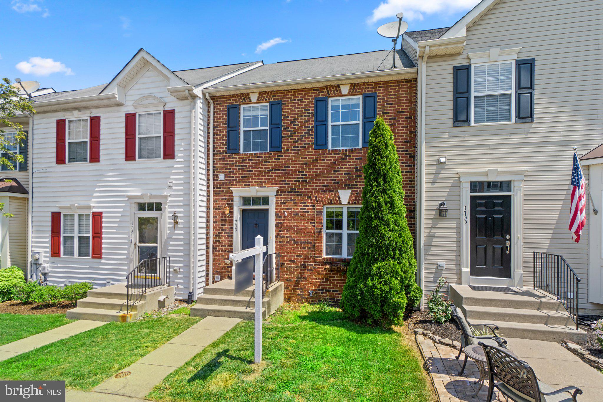 TWIN ARCH CROSSING - Residential