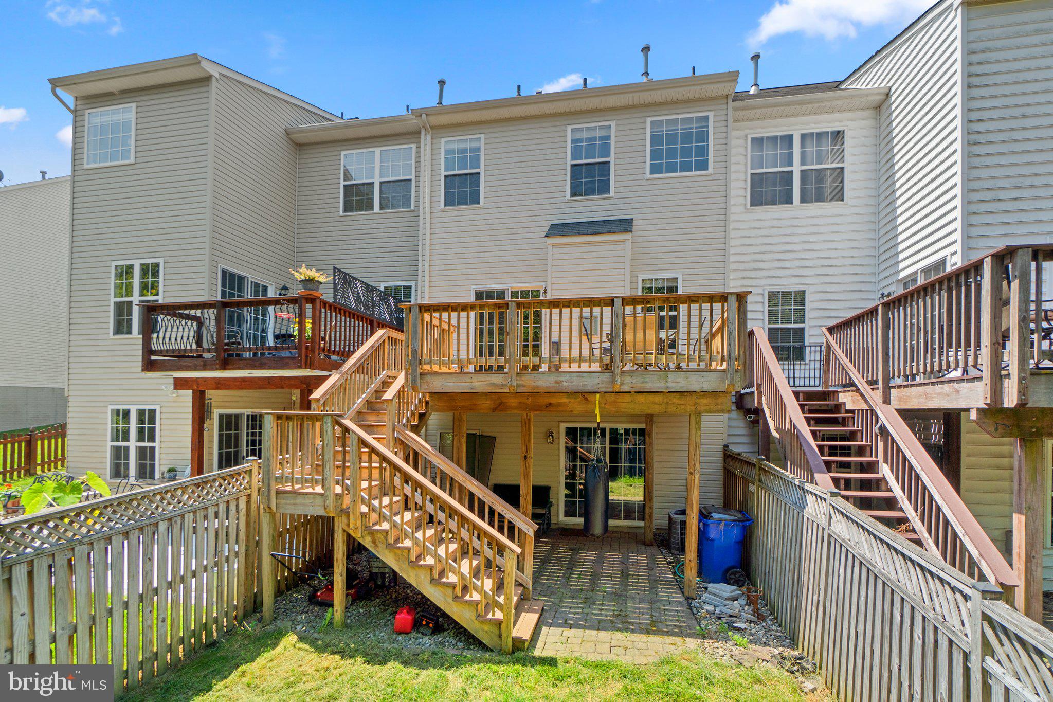 TWIN ARCH CROSSING - Residential