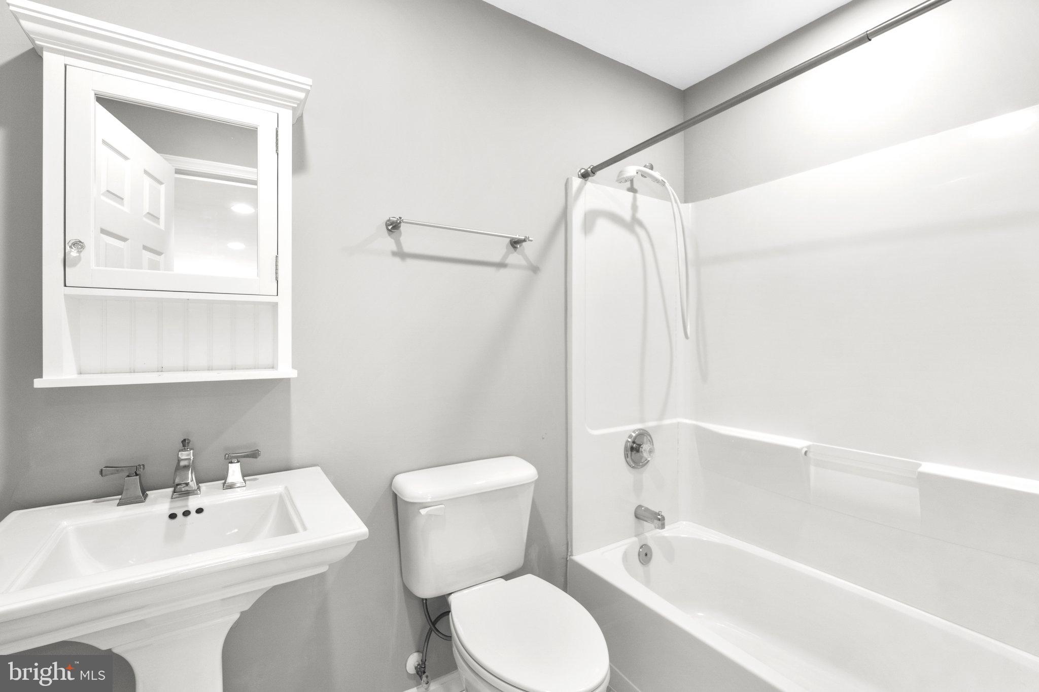 TWIN ARCH CROSSING - Residential