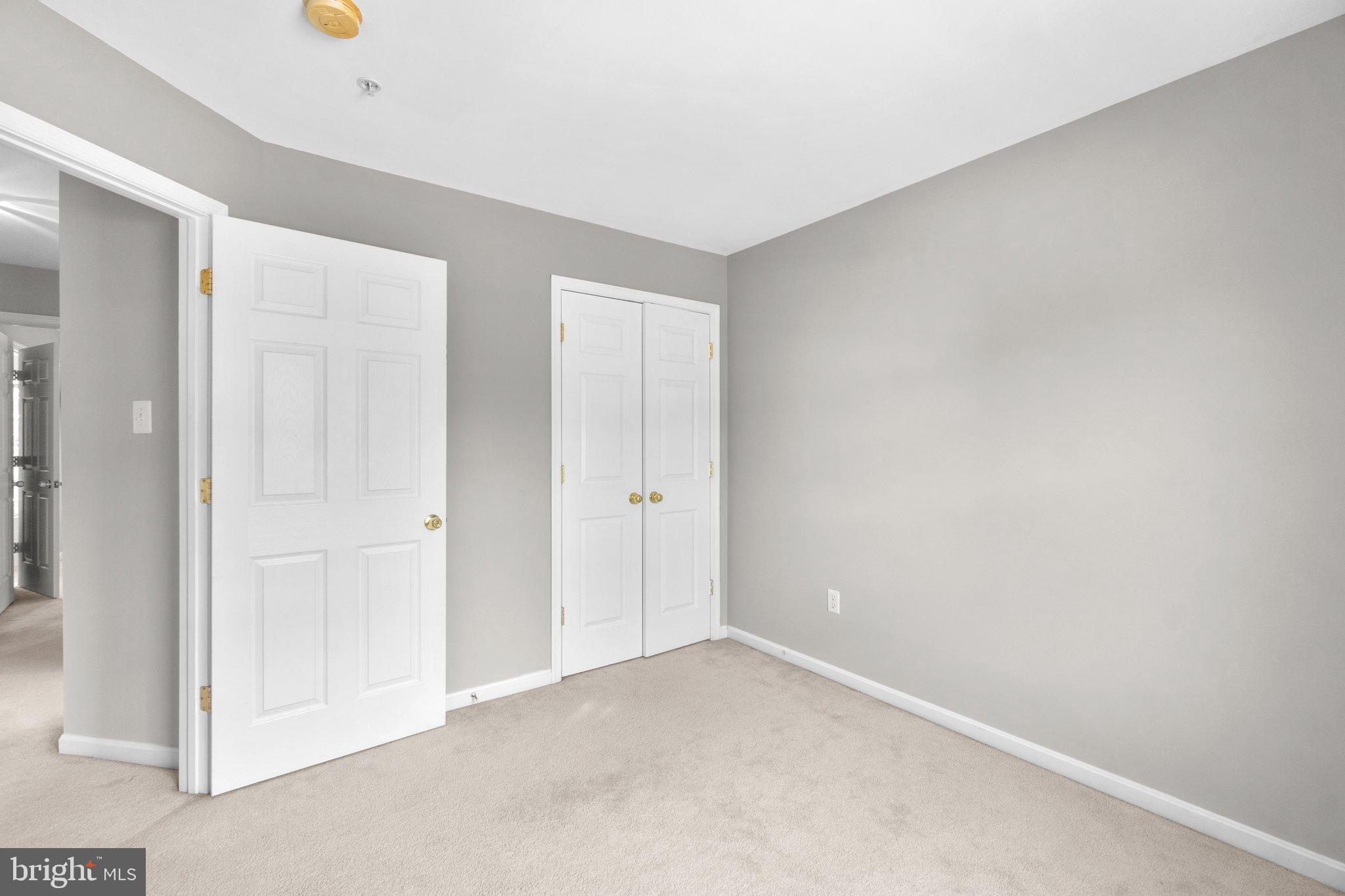 TWIN ARCH CROSSING - Residential