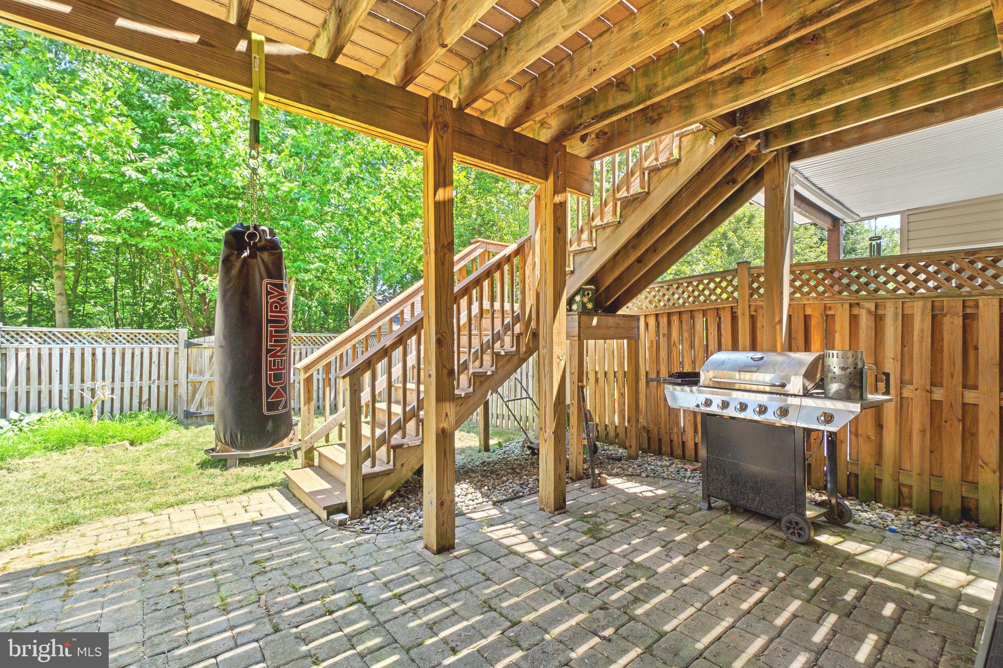 TWIN ARCH CROSSING - Residential