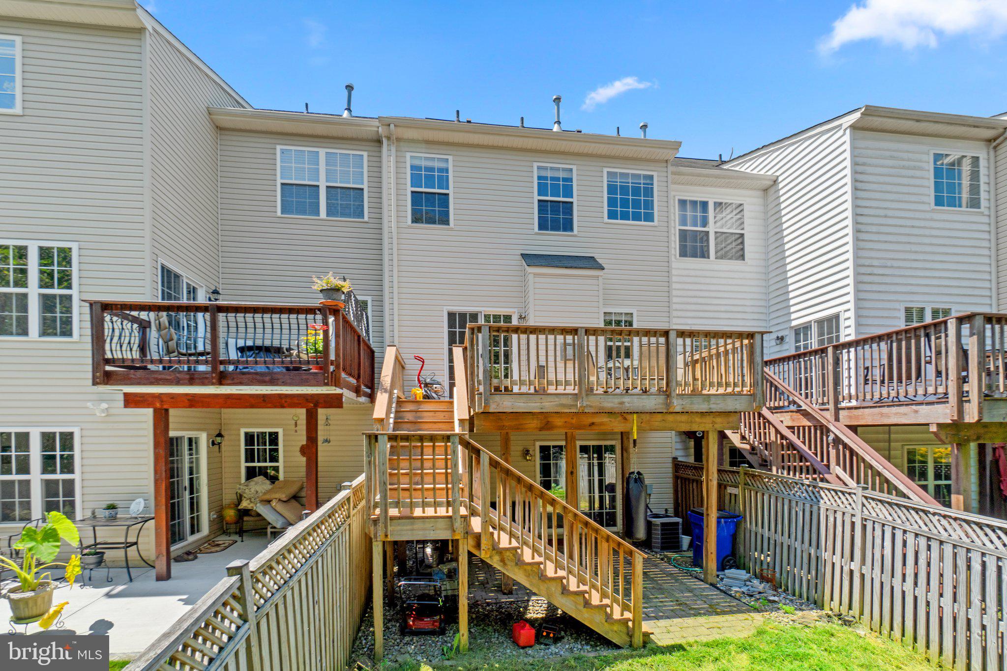 TWIN ARCH CROSSING - Residential