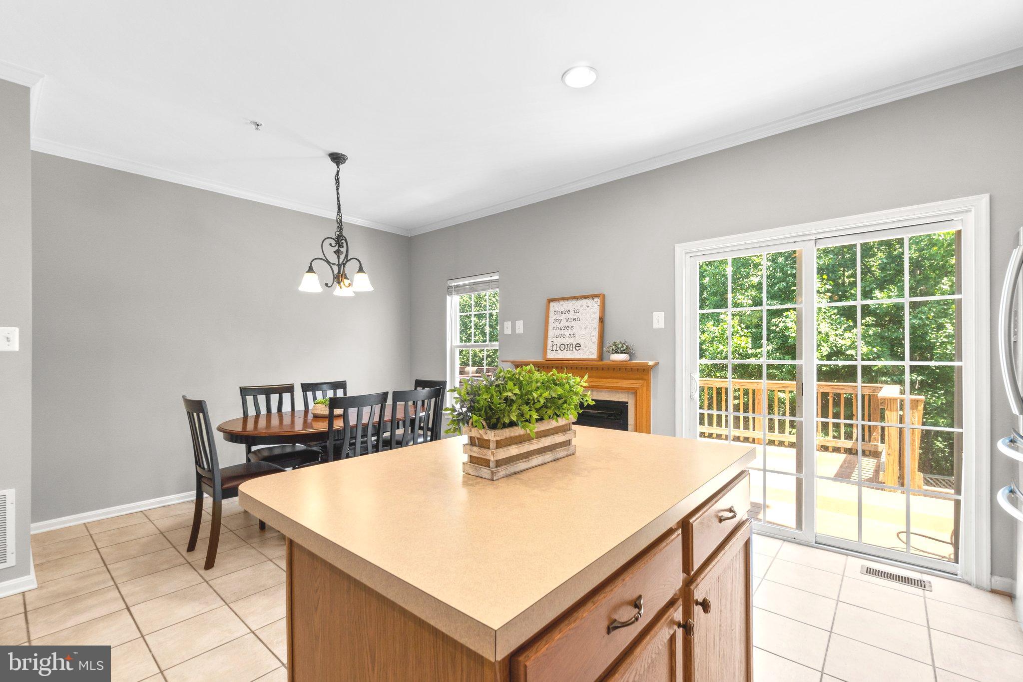 TWIN ARCH CROSSING - Residential