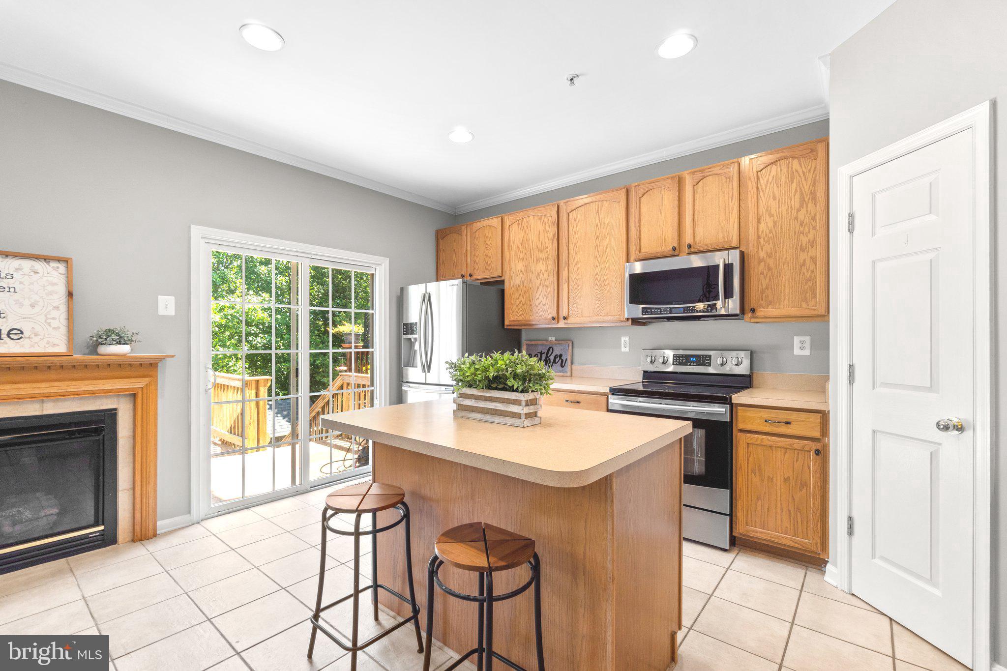 TWIN ARCH CROSSING - Residential