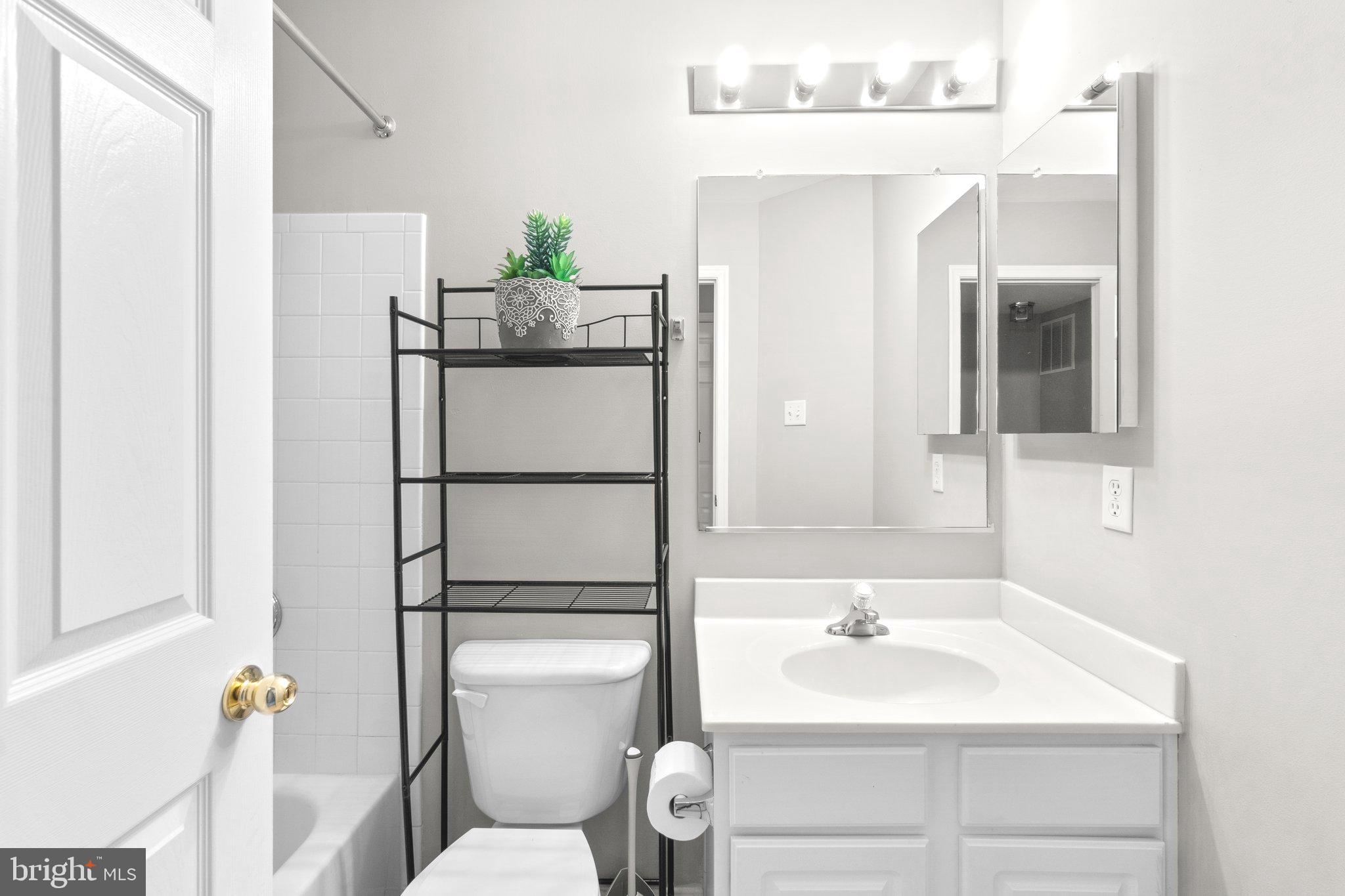 TWIN ARCH CROSSING - Residential