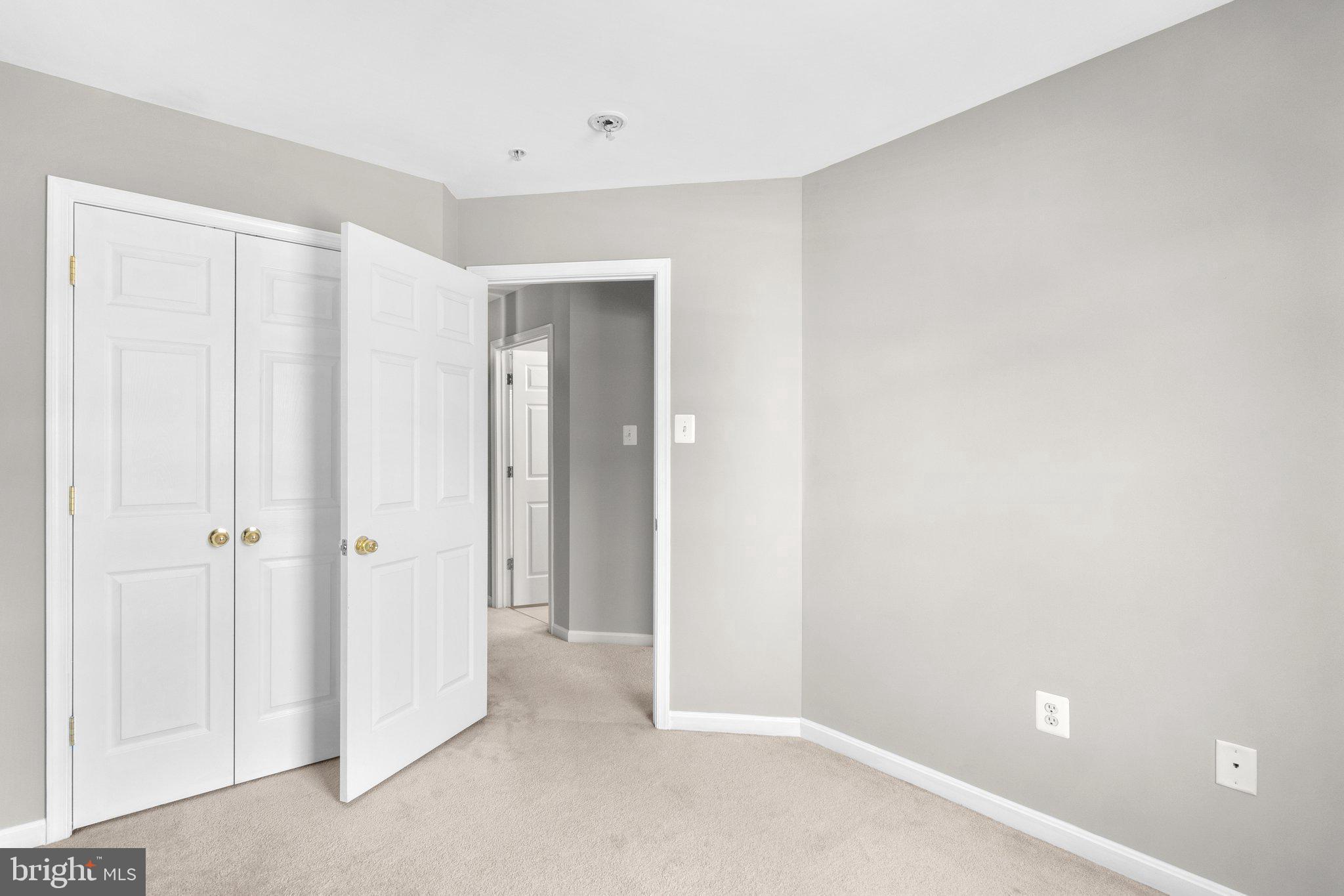 TWIN ARCH CROSSING - Residential