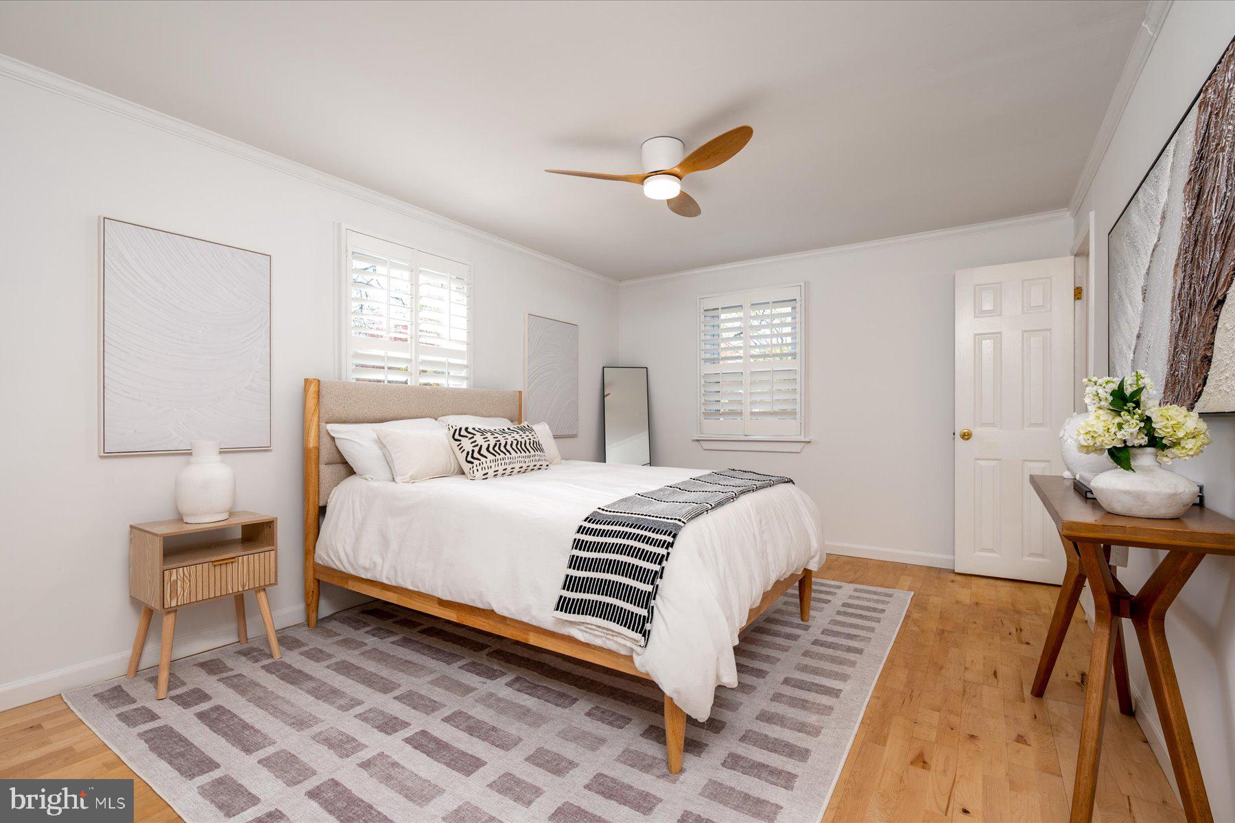 WOODLAND BEACH - Residential