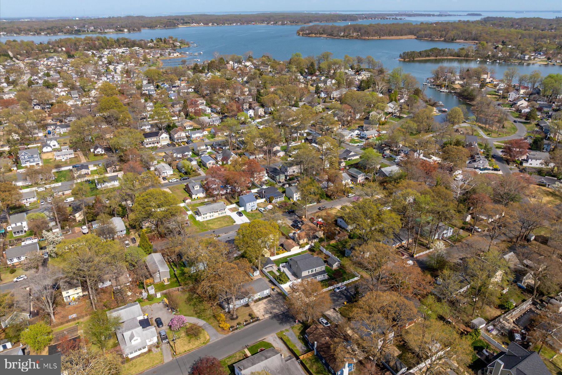 WOODLAND BEACH - Residential