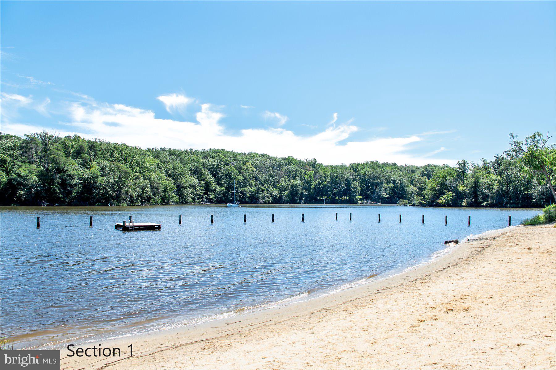 WOODLAND BEACH - Residential