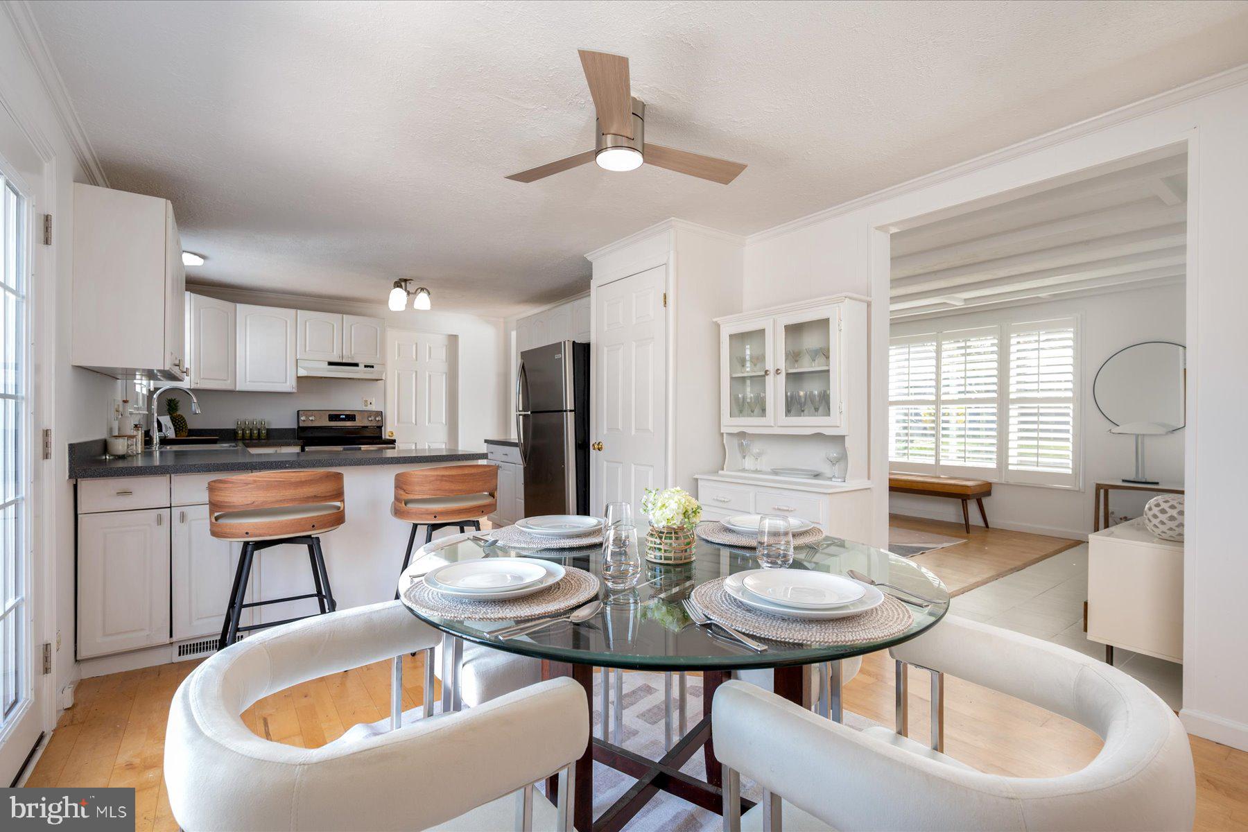 WOODLAND BEACH - Residential