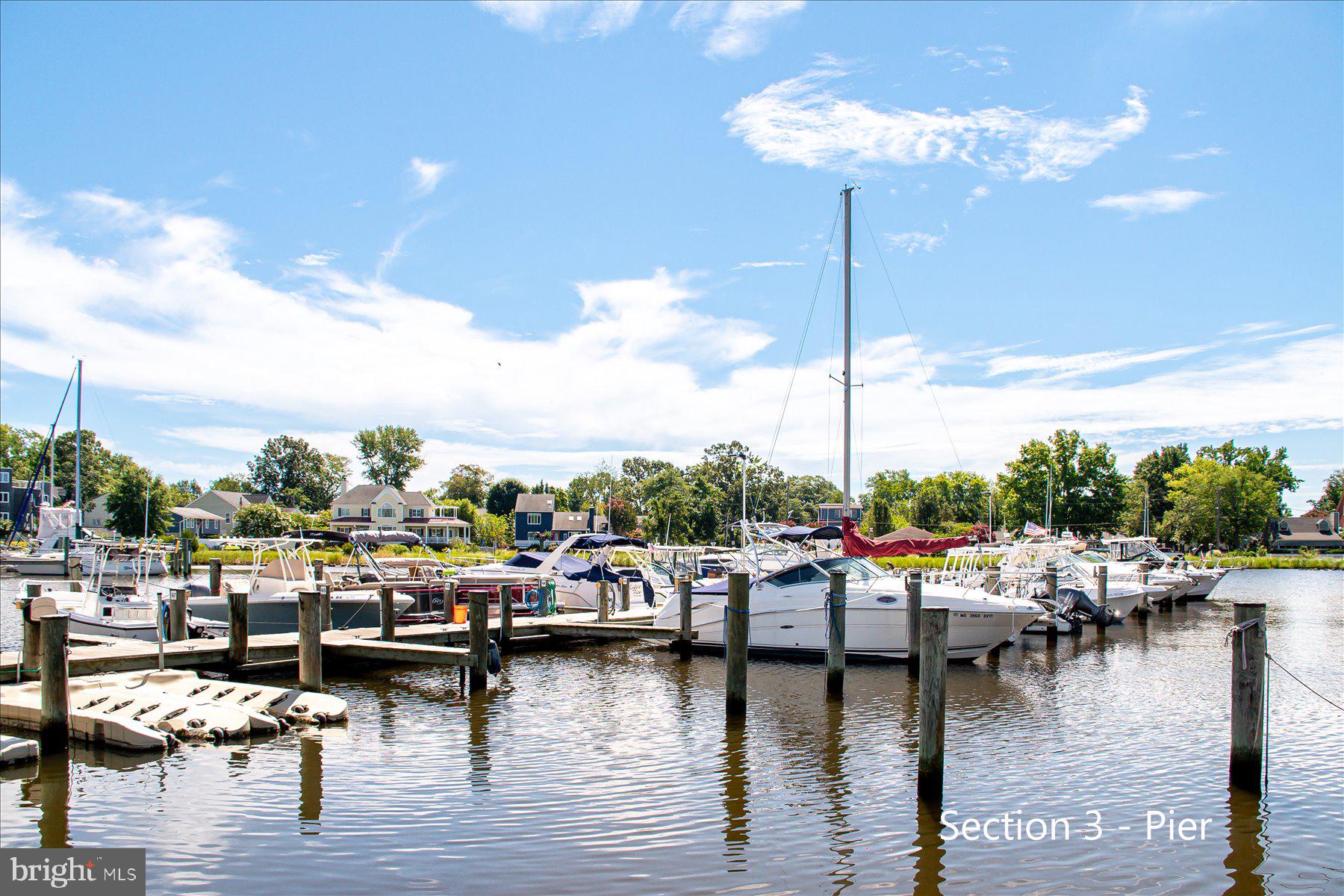 WOODLAND BEACH - Residential