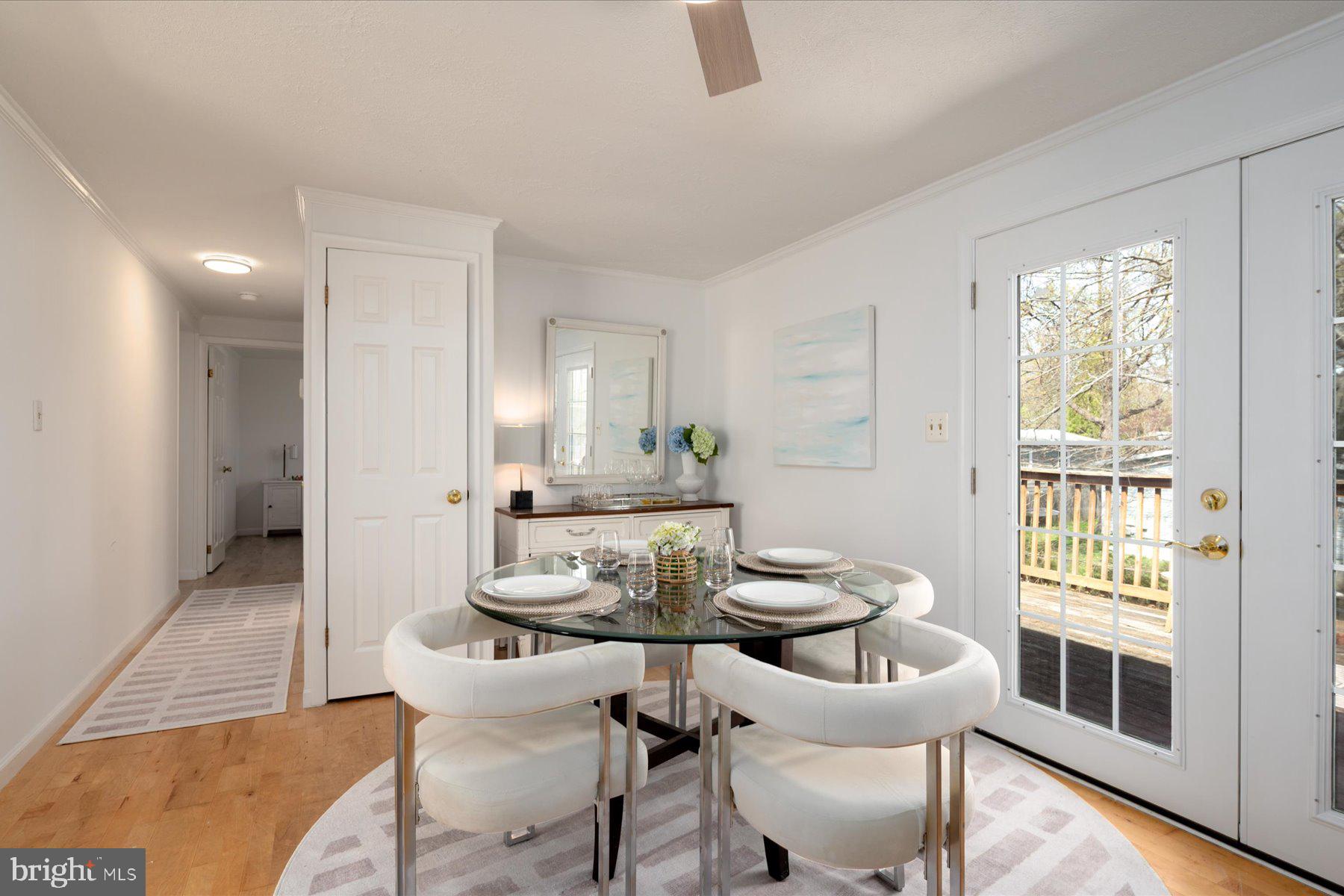 WOODLAND BEACH - Residential