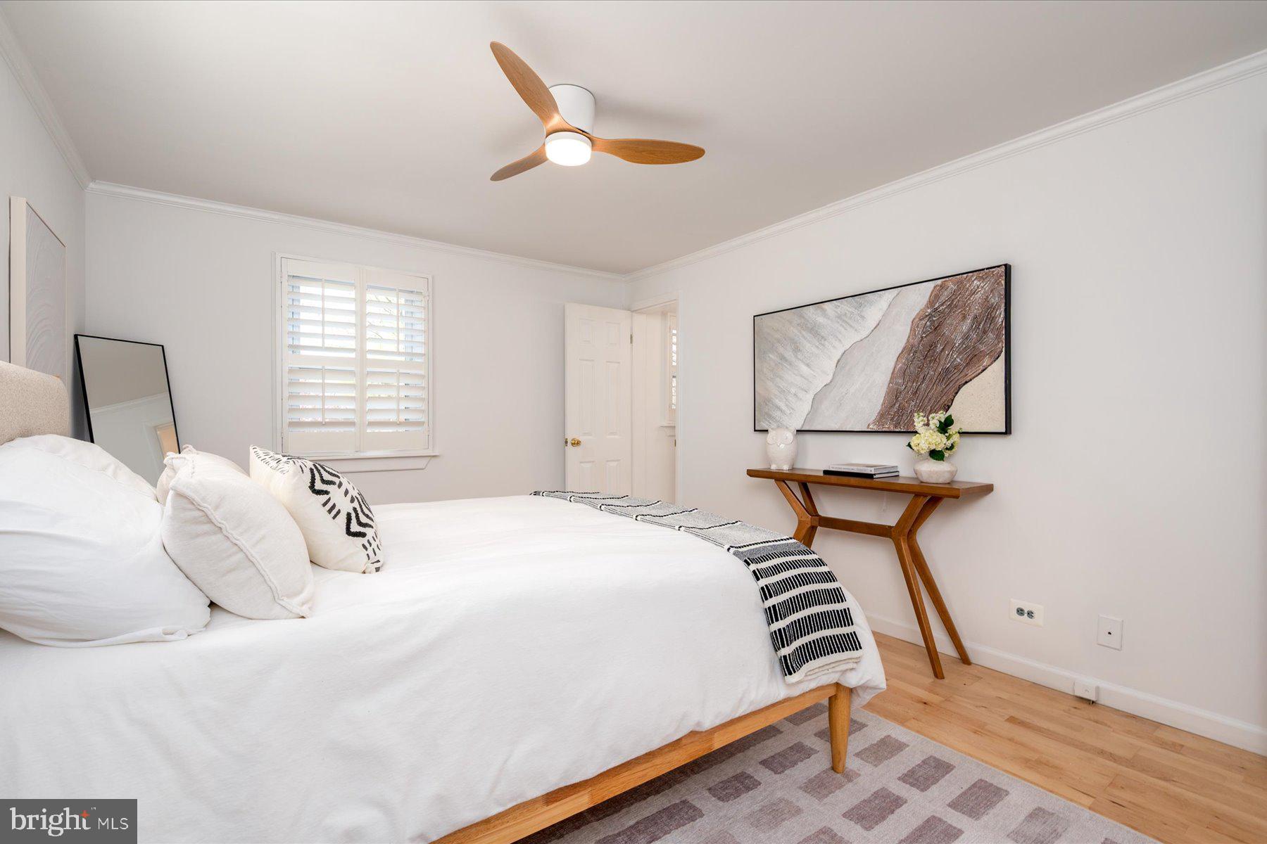 WOODLAND BEACH - Residential