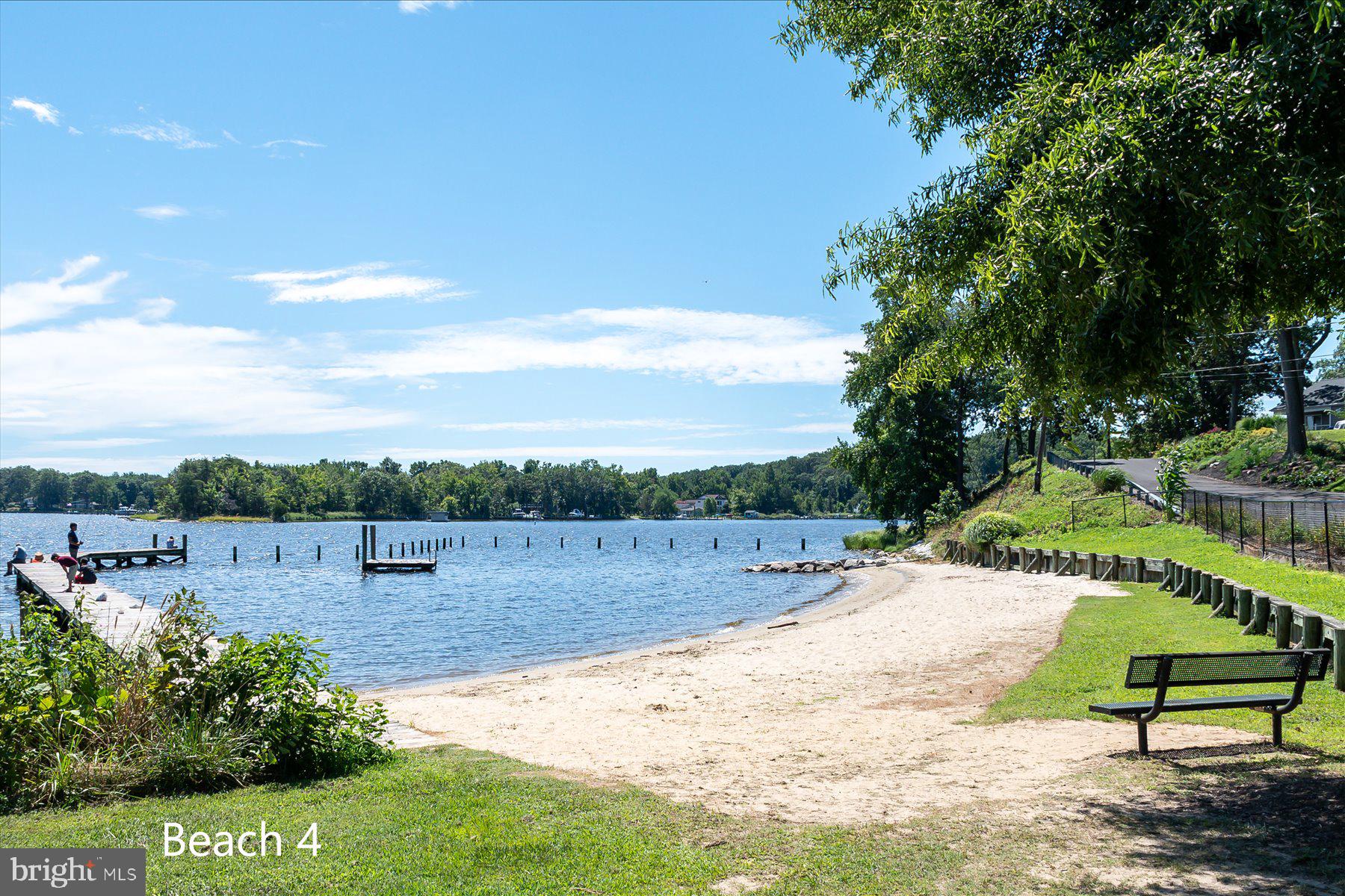 WOODLAND BEACH - Residential