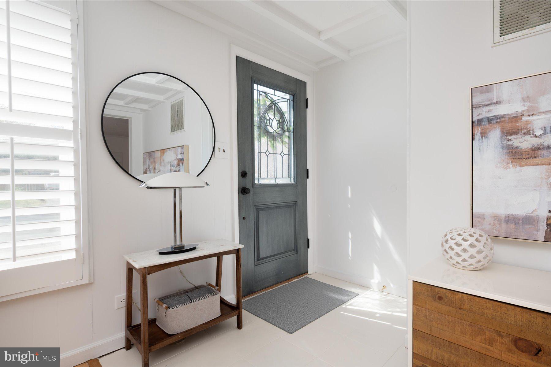 WOODLAND BEACH - Residential