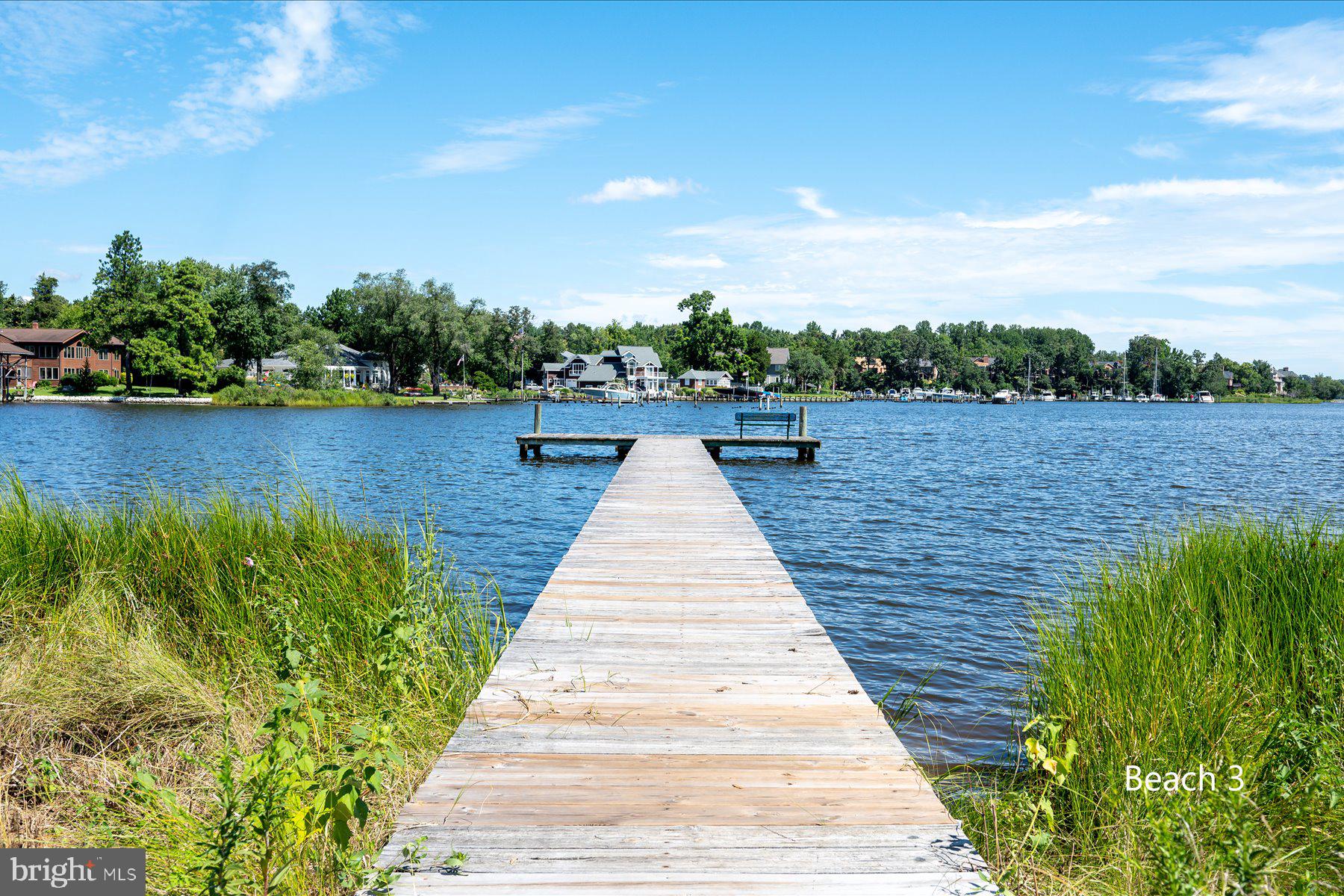 WOODLAND BEACH - Residential