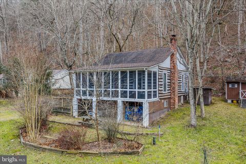 789 KILGORE ROAD GREAT CACAPON WV 25422