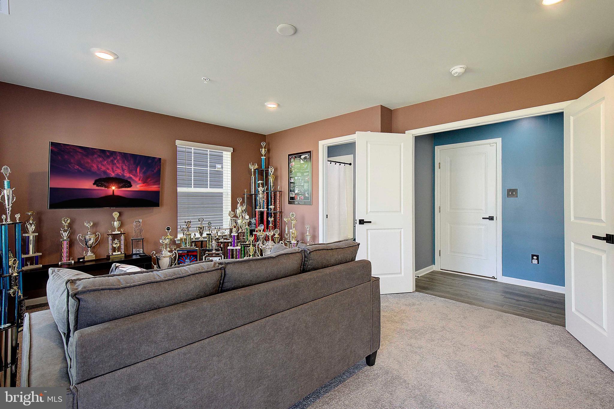 WOODMORE - Residential Lease