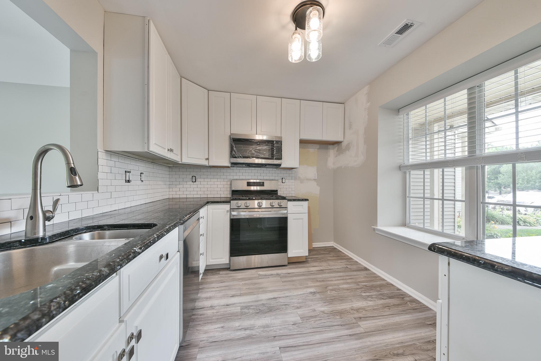 NEWTOWN GRANT - Residential Lease