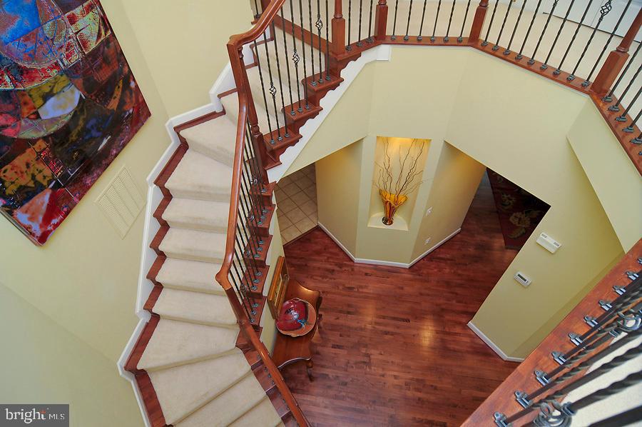 ROUNDTREE PARK - Residential Lease