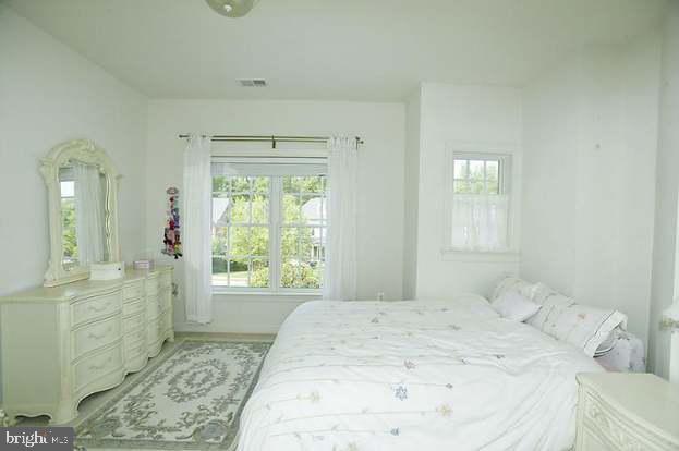 ROUNDTREE PARK - Residential Lease