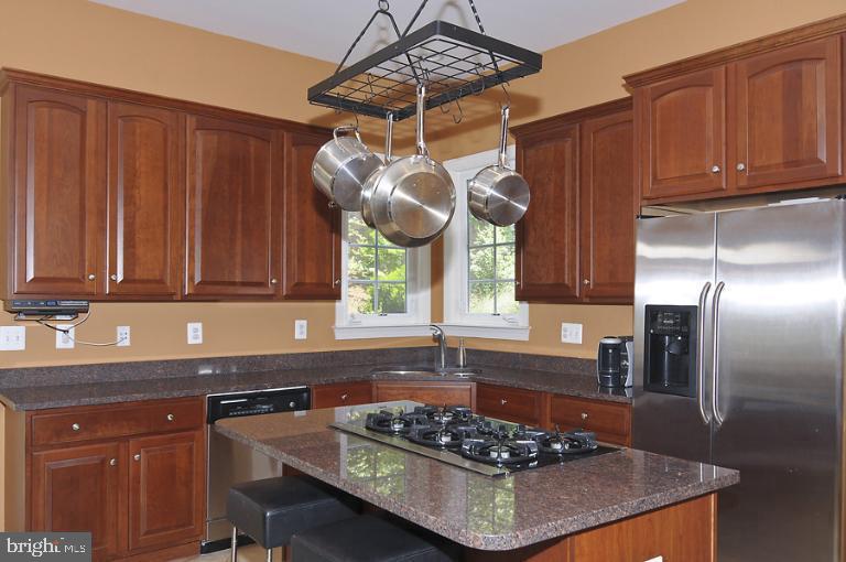 ROUNDTREE PARK - Residential Lease