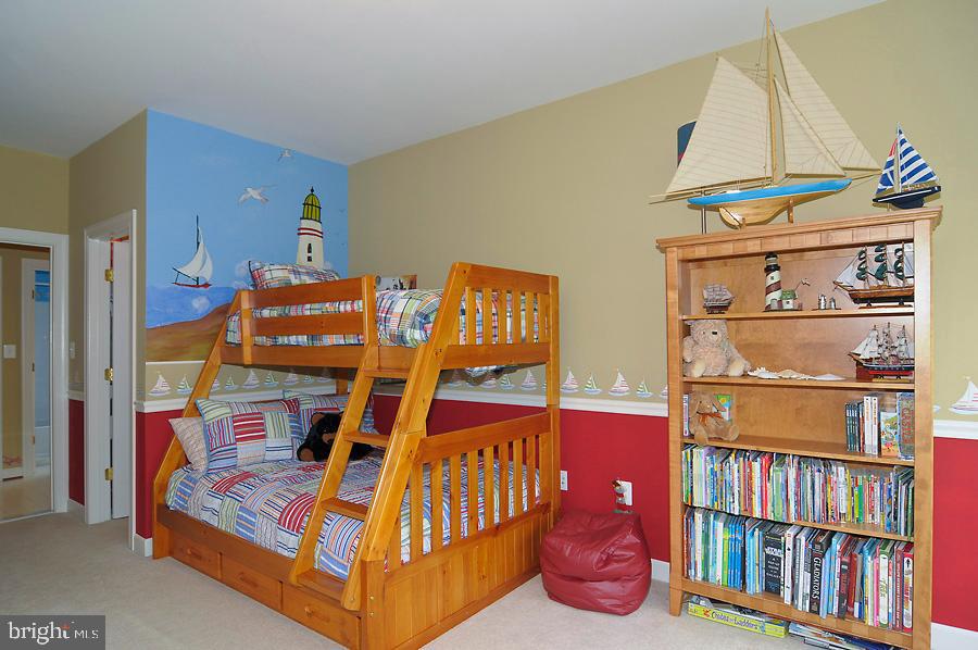 ROUNDTREE PARK - Residential Lease