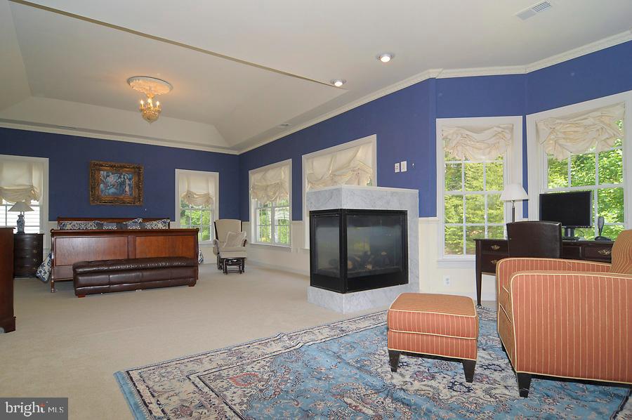 ROUNDTREE PARK - Residential Lease