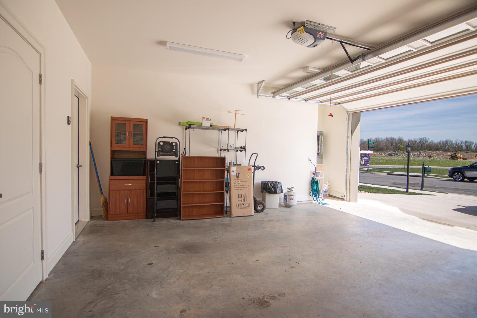 EMERALD POINTE - Residential