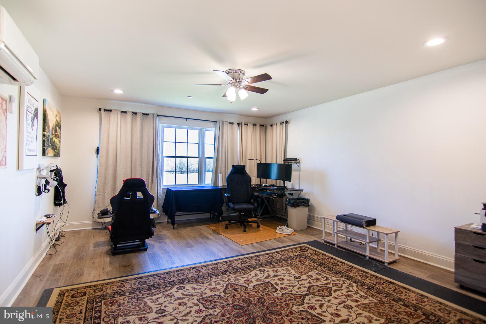 EMERALD POINTE - Residential