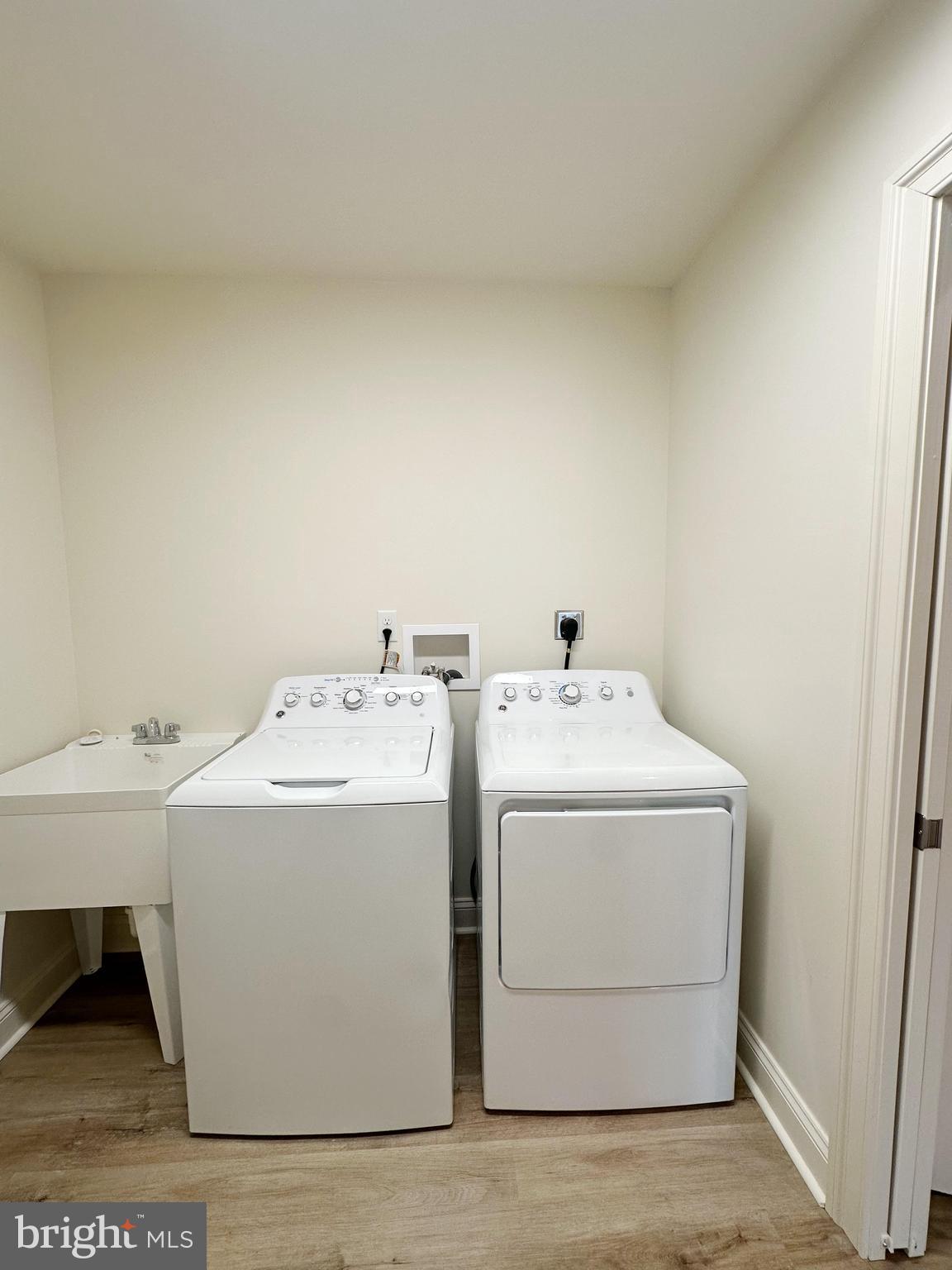 EMERALD POINTE - Residential