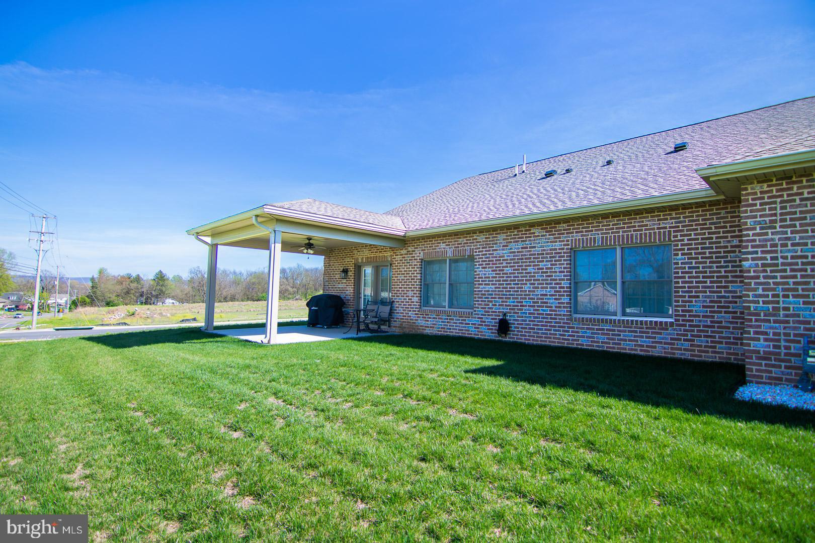 EMERALD POINTE - Residential