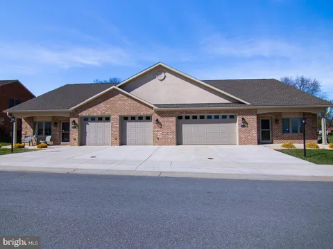 13430 Marquise Drive Unit 80, Hagerstown, MD MLS: MDWA2028292