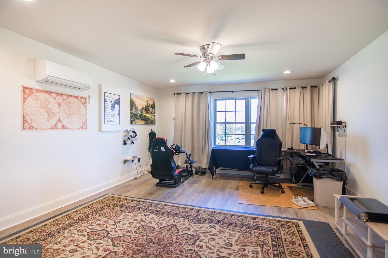 EMERALD POINTE - Residential