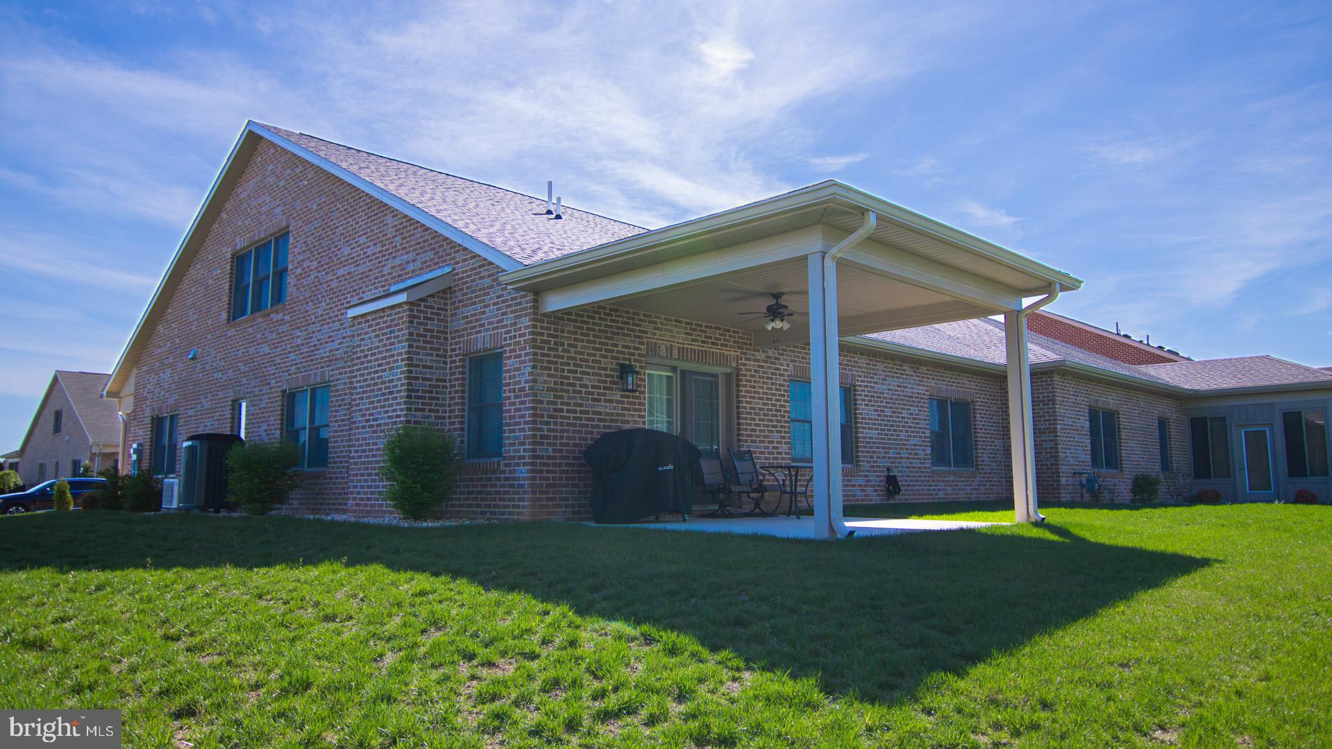 EMERALD POINTE - Residential