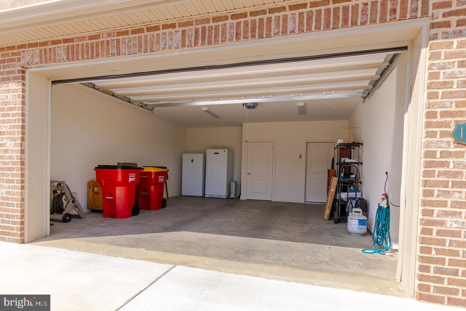 EMERALD POINTE - Residential