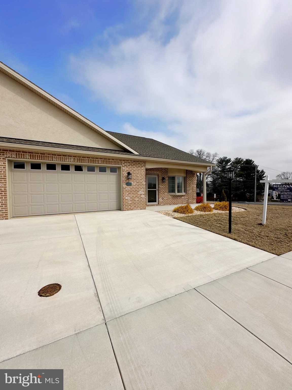 EMERALD POINTE - Residential