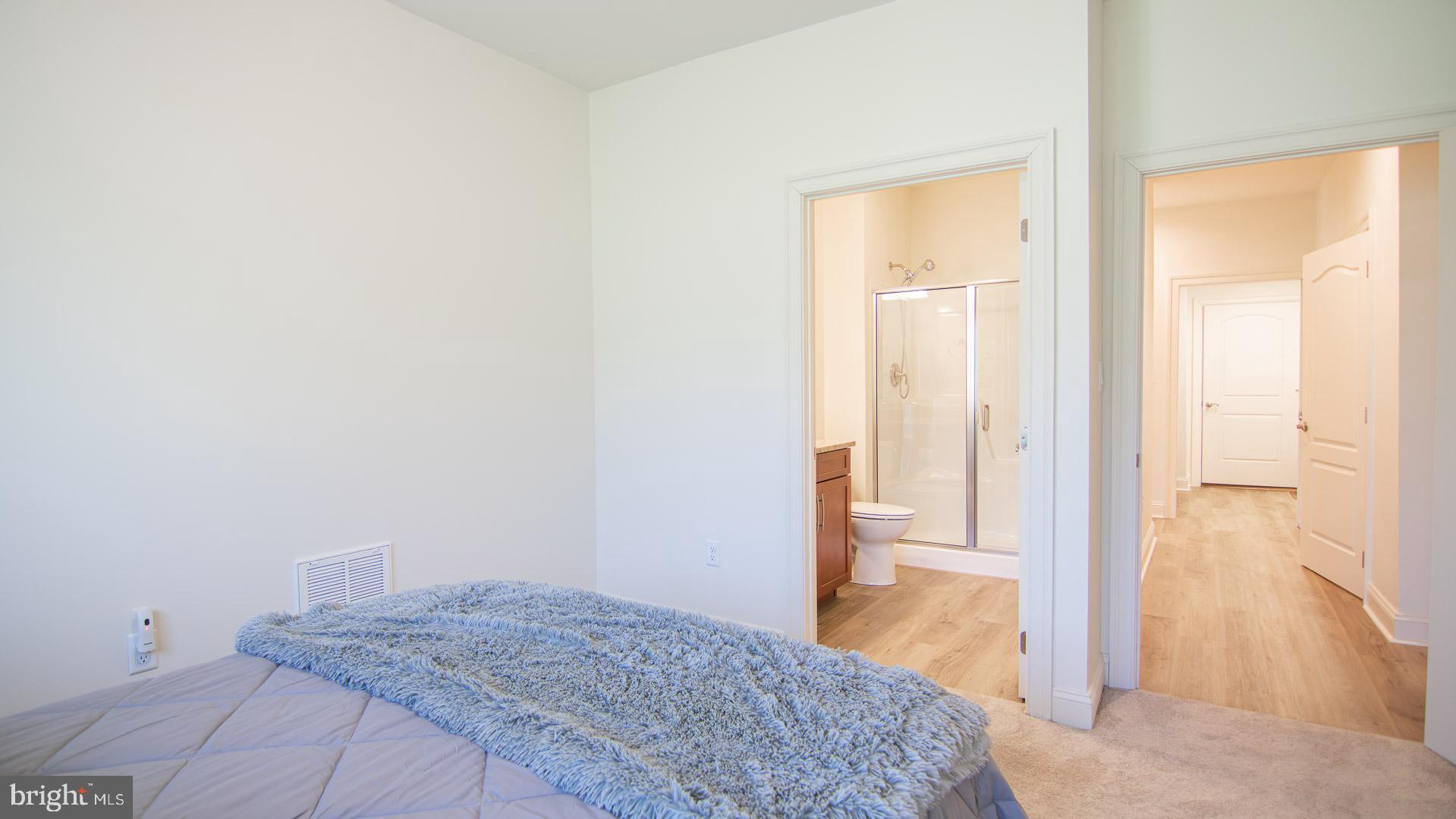 EMERALD POINTE - Residential