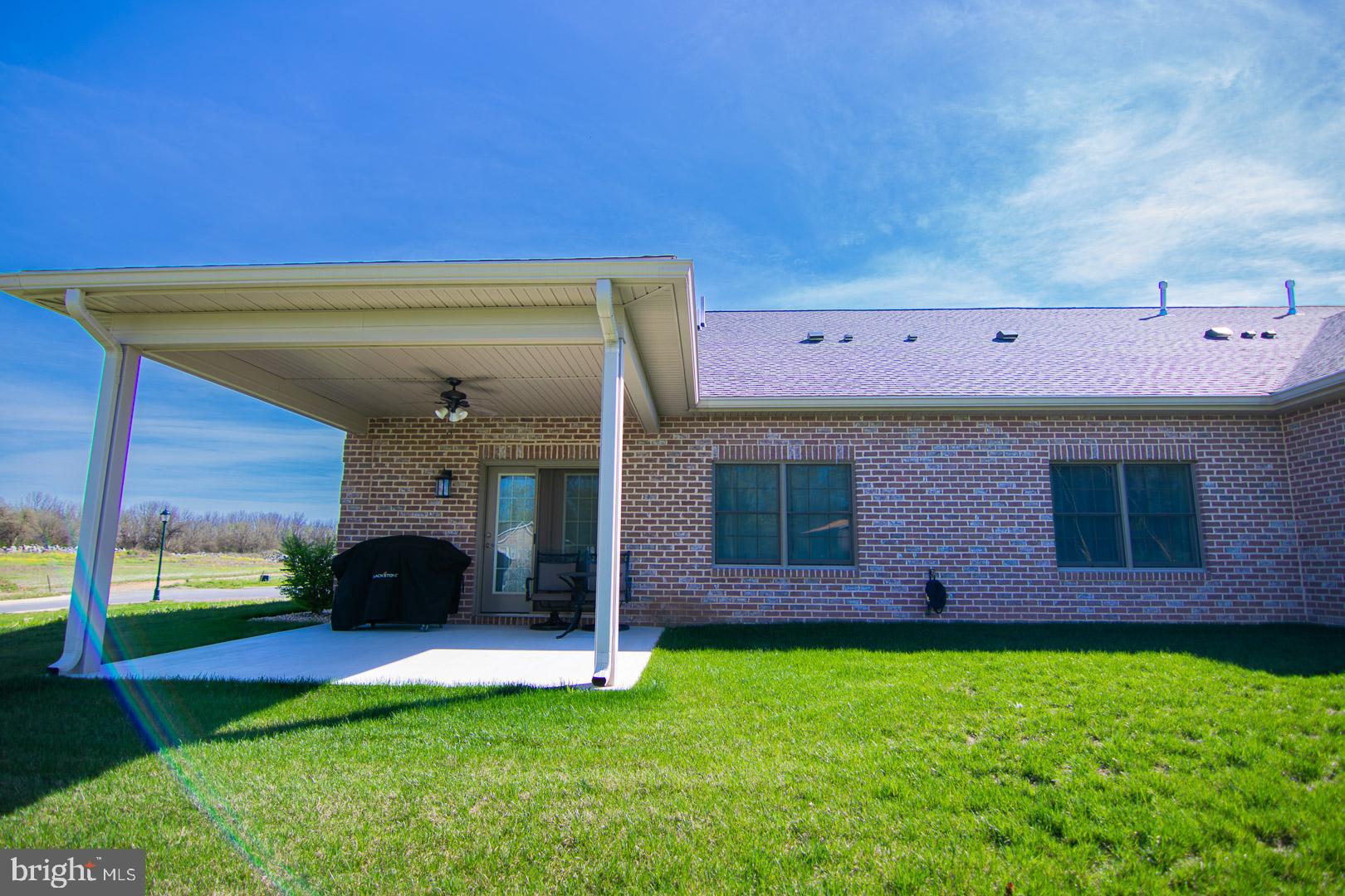 EMERALD POINTE - Residential