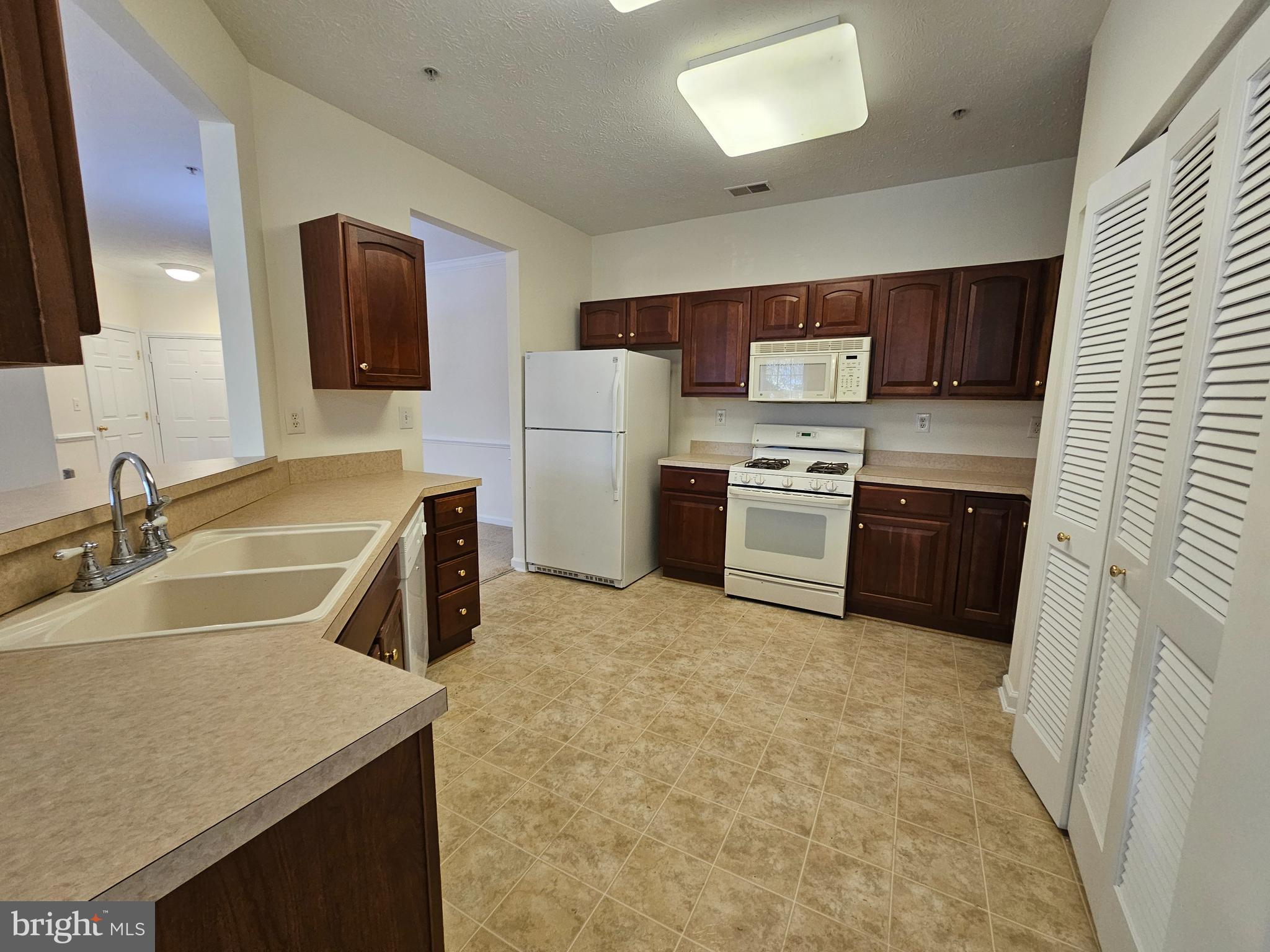 PINEY ORCHARD - Residential Lease